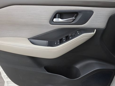 Certified 2022 Nissan Rogue SV FWD image 15