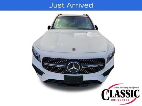 Used 2022 Mercedes-Benz GLB 250 4MATIC image 2