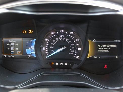 Used 2020 Ford Fusion SE image 9