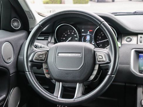 Used 2019 Land Rover Range Rover Evoque SE AWD/4WD image 15