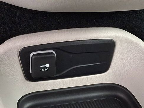 Used 2023 Chrysler Pacifica Touring-L image 25