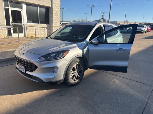 Used 2020 Ford Escape SEL image 1