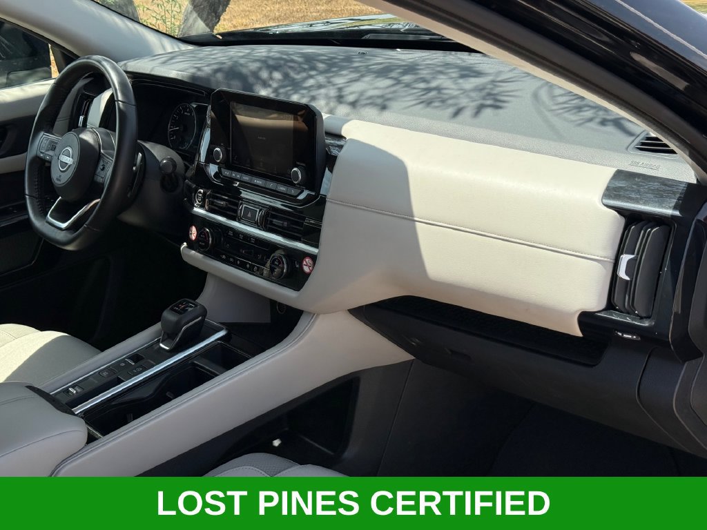 Used 2024 Nissan Pathfinder SV FWD image 25
