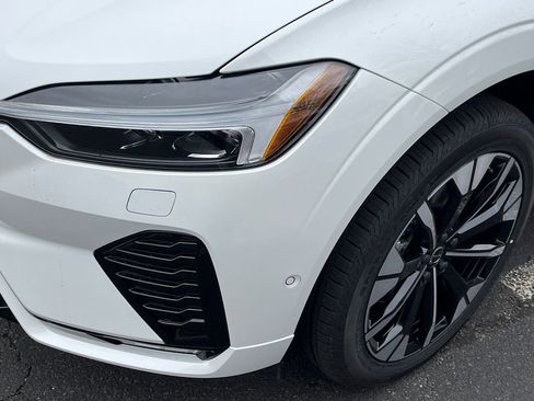 New 2026 Volvo XC60 B5 Plus w/ Protection Package Premier image 7