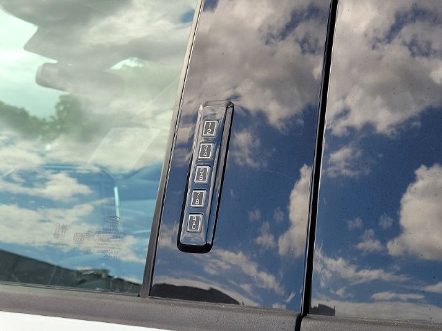 Used 2024 Ford F250 Lariat w/ Lariat Ultimate Package AWD/4WD image 8