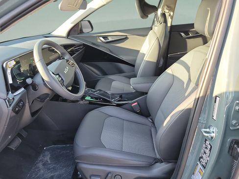 New 2026 Kia Niro EX FWD image 15