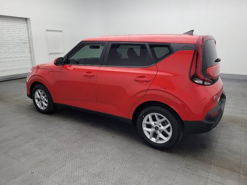 Used 2022 Kia Soul LX image 3