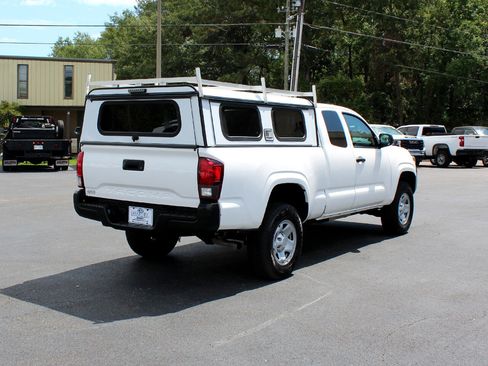 Used 2022 Toyota Tacoma SR image 12