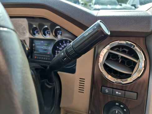 Used 2015 Ford F250 Lariat w/ Lariat Interior Package AWD/4WD image 29
