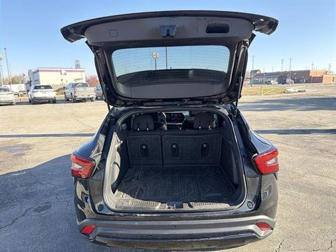 Used 2024 Chevrolet Trax RS w/ Driver Confidence Package image 41