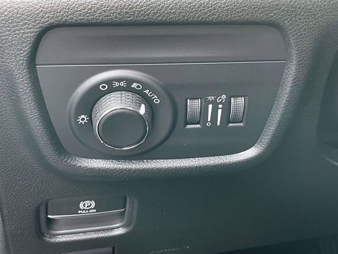 New 2025 Jeep Grand Cherokee L Altitude image 12