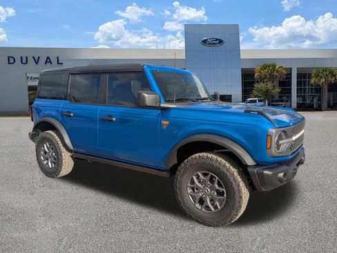 New 2025 Ford Bronco Badlands image 2