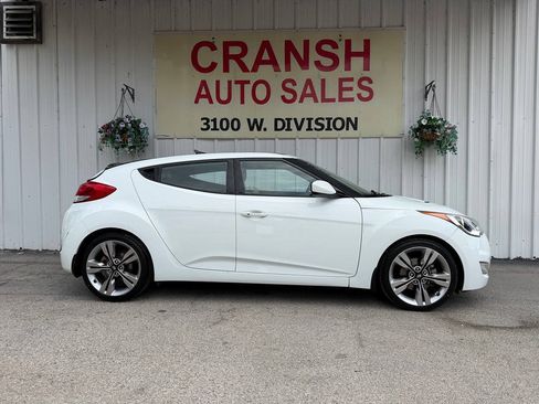 Used 2013 Hyundai Veloster w/ Tech Pkg FWD image 5