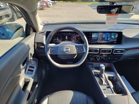 New 2026 Nissan Sentra SR w/ SR Premium Package FWD image 9