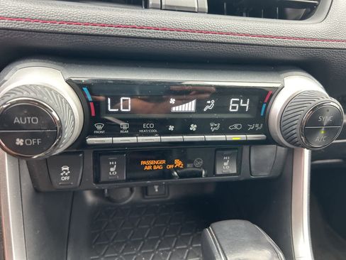 Used 2021 Toyota RAV4 SE w/ Weather & Moonroof Package image 47