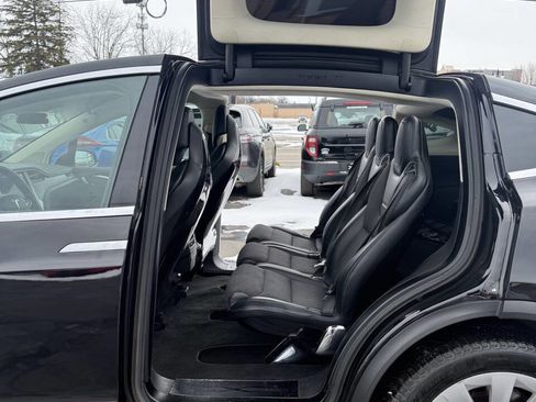 Used 2016 Tesla Model X 90D image 11