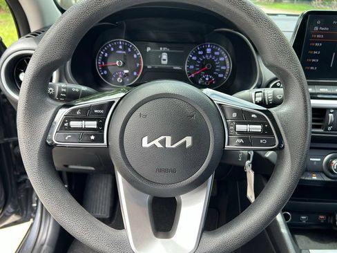 Used 2024 Kia Forte LXS w/ LXS Technology Package FWD image 19