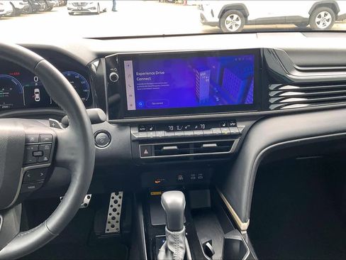 Used 2025 Toyota Camry XSE FWD image 7