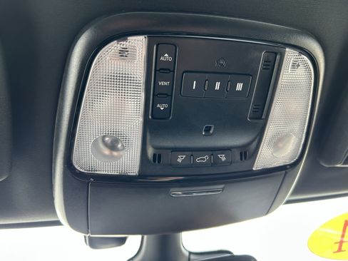 Used 2024 Dodge Durango GT AWD/4WD image 34