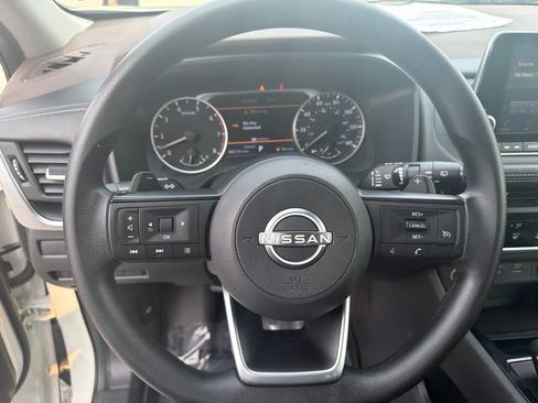 Used 2022 Nissan Rogue S FWD image 19