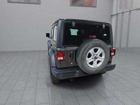 Used 2018 Jeep Wrangler Unlimited Sport S AWD/4WD image 7