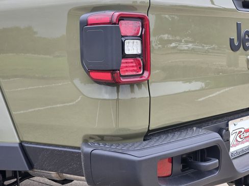 New 2026 Jeep Gladiator Willys AWD/4WD image 14