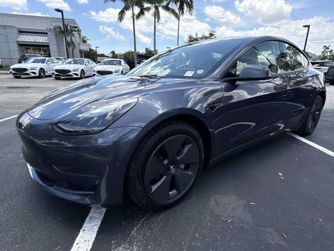Used 2023 Tesla Model 3 Standard Range RWD image 4