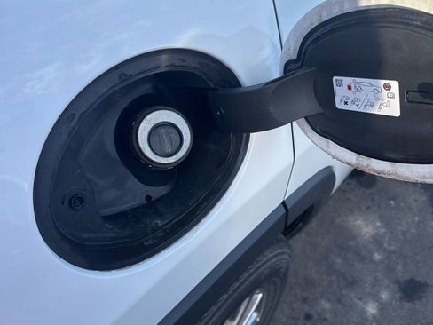 Used 2020 Jeep Cherokee Latitude Plus w/ Comfort/Convenience Group image 24