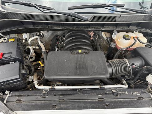 Used 2024 Chevrolet Silverado 1500 W/T w/ Z71 Off-Road Package AWD/4WD image 30