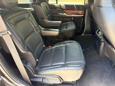 Used 2019 Lincoln Navigator Select w/ Cargo Package RWD image 17