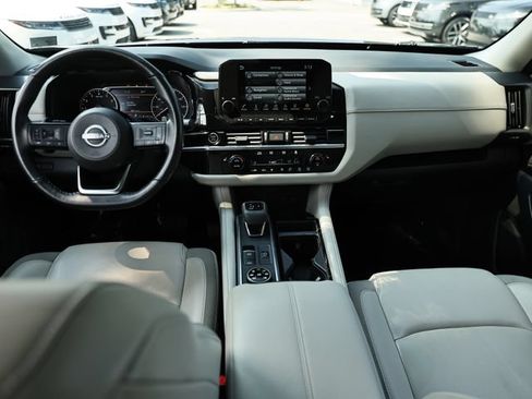 Used 2023 Nissan Pathfinder SL w/ Black Appearance Package AWD/4WD image 29