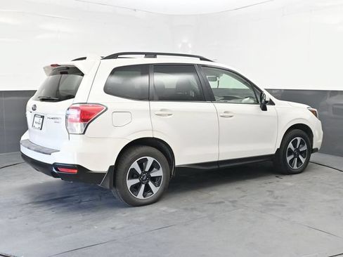 Used 2017 Subaru Forester 2.5i Premium AWD/4WD image 8