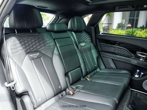Used 2024 Bentley Bentayga Extended Wheelbase AWD/4WD image 53