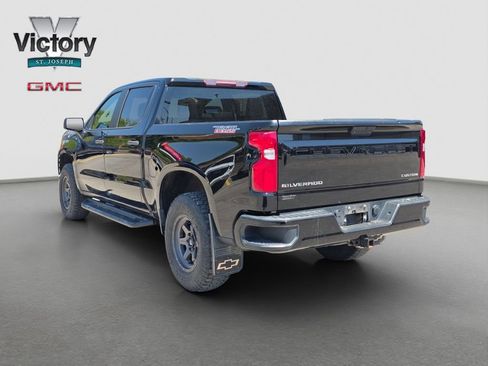 Used 2019 Chevrolet Silverado 1500 Custom Trail Boss w/ Custom Convenience Package AWD/4WD image 14