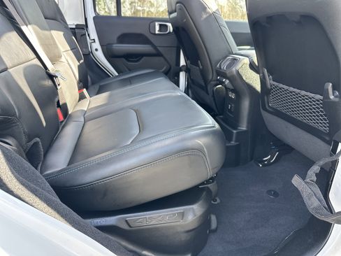 Used 2024 Jeep Wrangler Unlimited Rubicon 4xe image 19