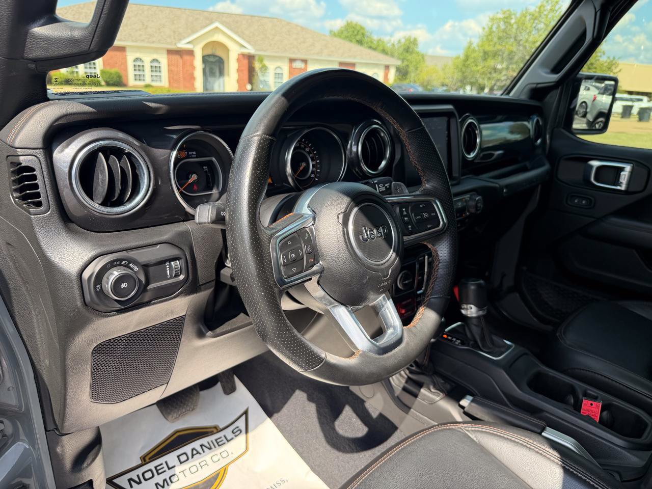 Used 2023 Jeep Wrangler Unlimited Rubicon 392 w/ Xtreme Recon 35" Tire Package AWD/4WD image 18