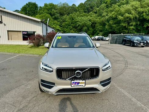 Used 2016 Volvo XC90 T6 Momentum w/ Momentum Plus Package AWD/4WD image 5