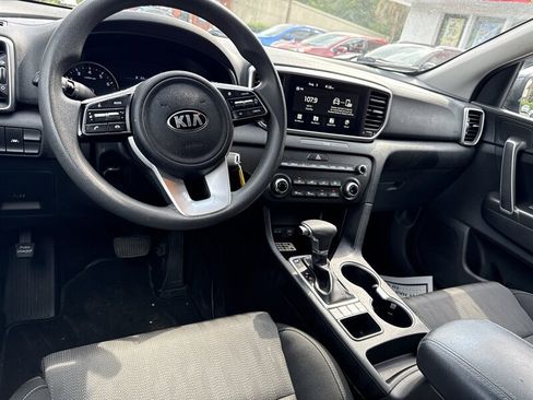 Used 2020 Kia Sportage LX AWD/4WD image 8