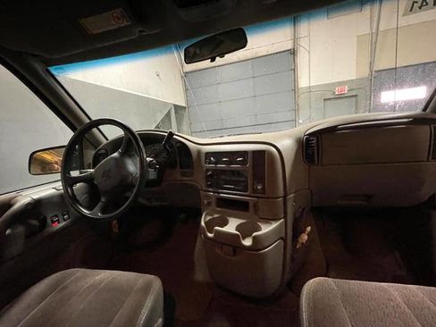 Used 1999 Chevrolet Astro AWD image 29