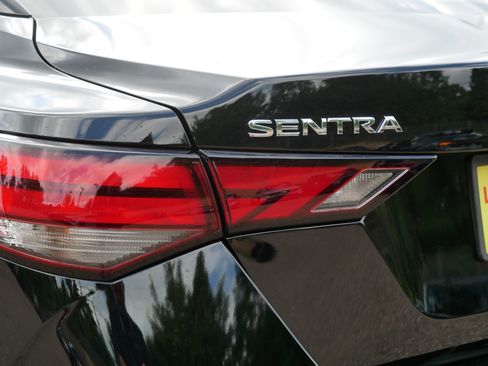 Certified 2023 Nissan Sentra SV FWD image 17
