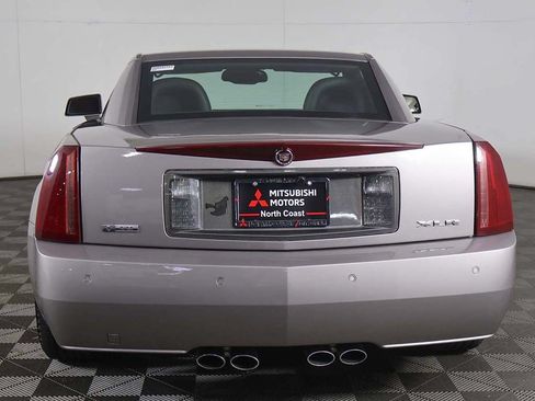 Used 2004 Cadillac XLR RWD image 11