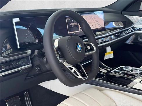 New 2026 BMW 740i 740i w/ Premium Package image 3
