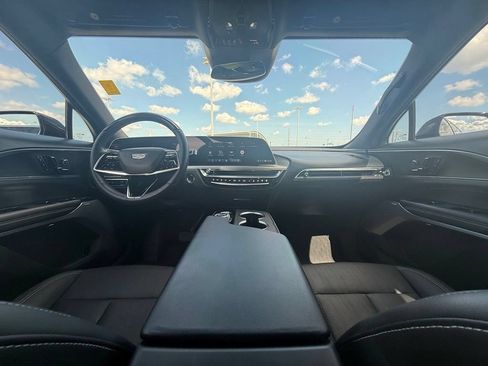Certified 2024 Cadillac Lyriq Luxury AWD/4WD image 25