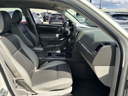 Used 2008 Chrysler 300 Touring RWD image 20