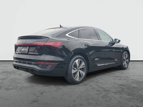 Used 2024 Audi Q8 e-tron Premium Plus w/ Premium Plus Package image 4