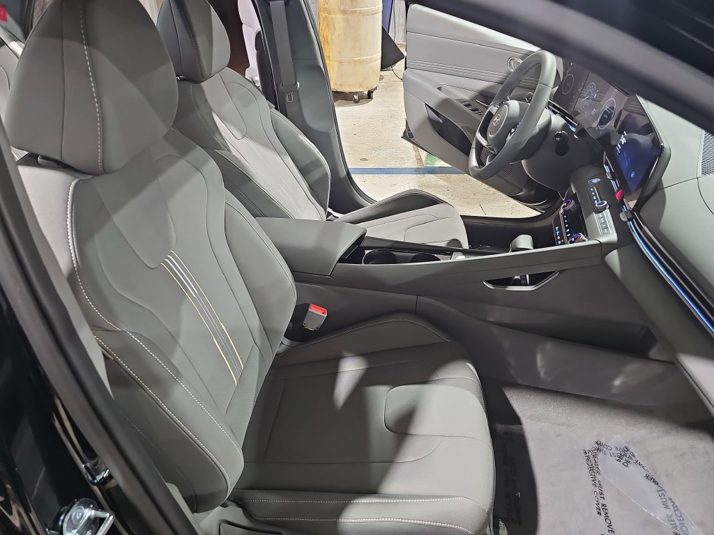 New 2026 Hyundai Elantra SEL FWD image 10