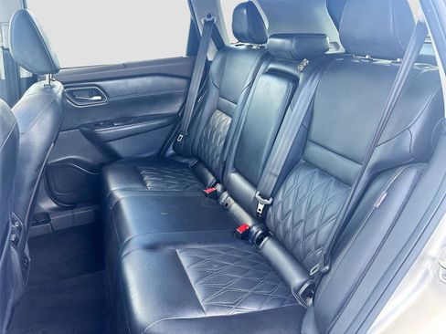 Used 2021 Nissan Rogue Platinum image 28