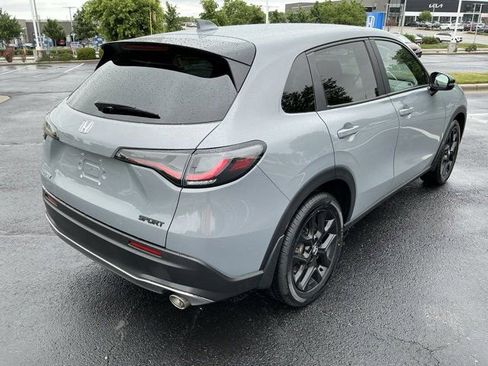 Used 2025 Honda HR-V Sport image 3