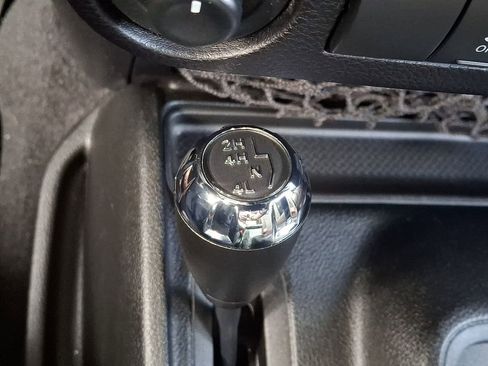 Used 2017 Jeep Wrangler Unlimited Willys image 24