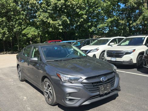 Used 2025 Subaru Legacy Premium AWD/4WD image 3